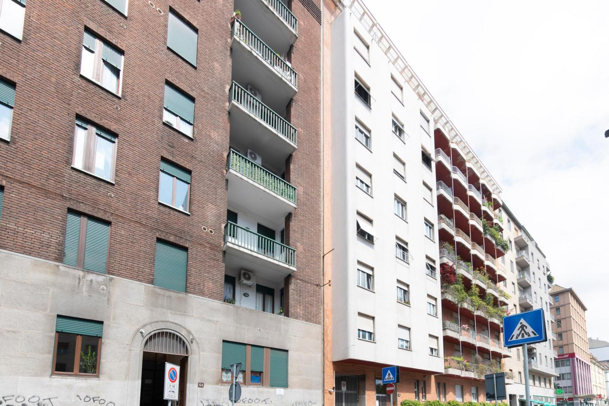 Modern & Stylish Near Isola & Central Station ミラノ エクステリア 写真